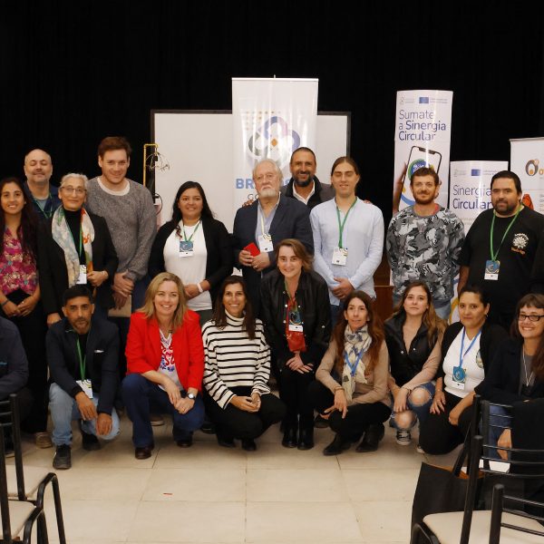 Foto grupal de todos los participantes